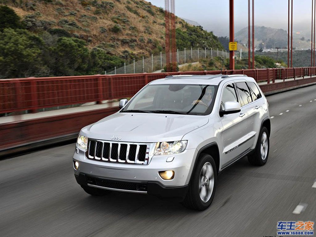 大切诺基(进口)白色 进口大切诺基