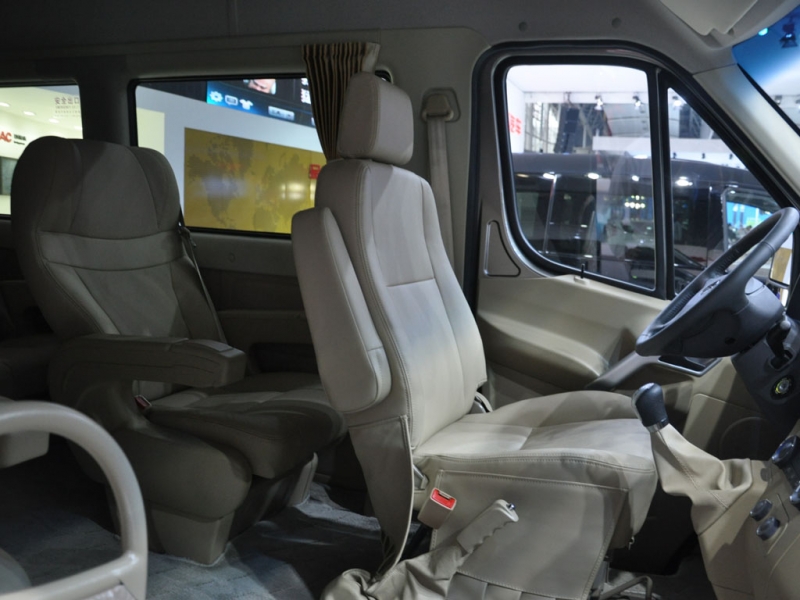  星锐 2017款 1.9T 短轴中顶星商旅轻型客车