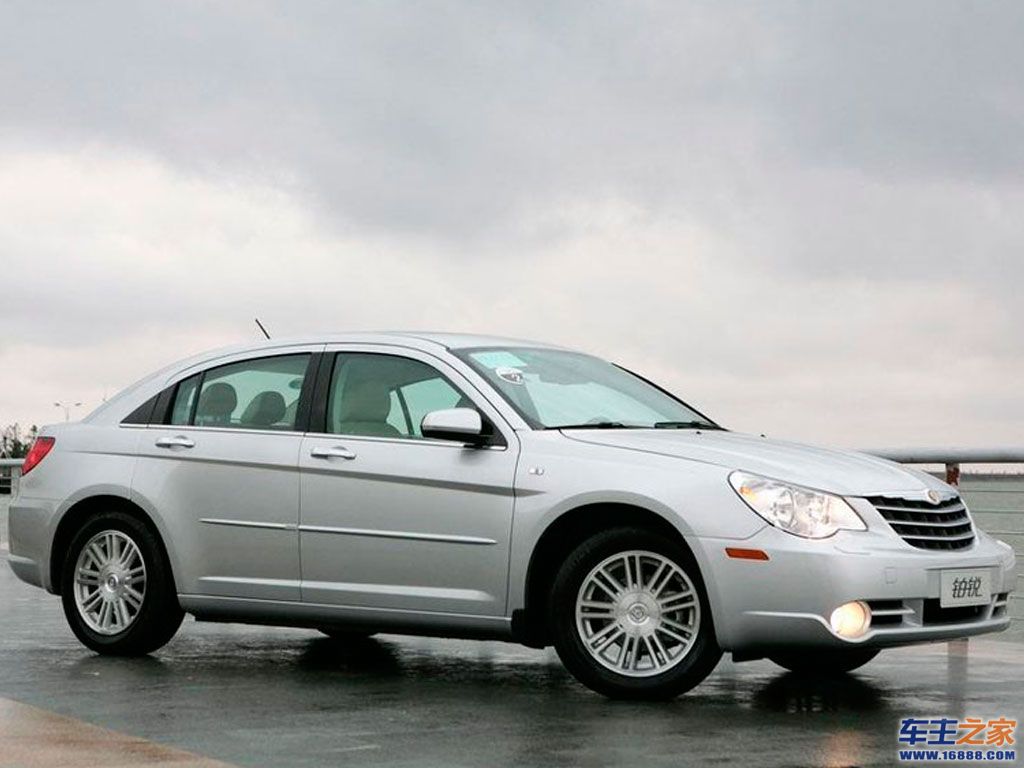 汽车图库 克莱斯勒 北京克莱斯勒 铂锐(24/215) 外观 银色 铂锐 参考