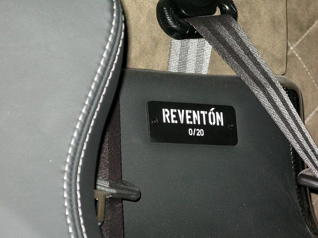 Reventon灰色Reventon 08款 6.5车内细节