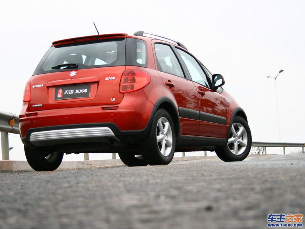 汽车图库 铃木 长安铃木 天语sx4(73/410) 外观 天语sx4 参考成交价