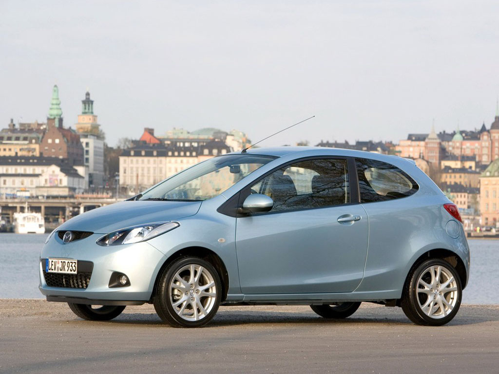 马自达2嘉年华哪个好「嘉年华和马自达2哪个油耗高」 - 杰斯百科知识