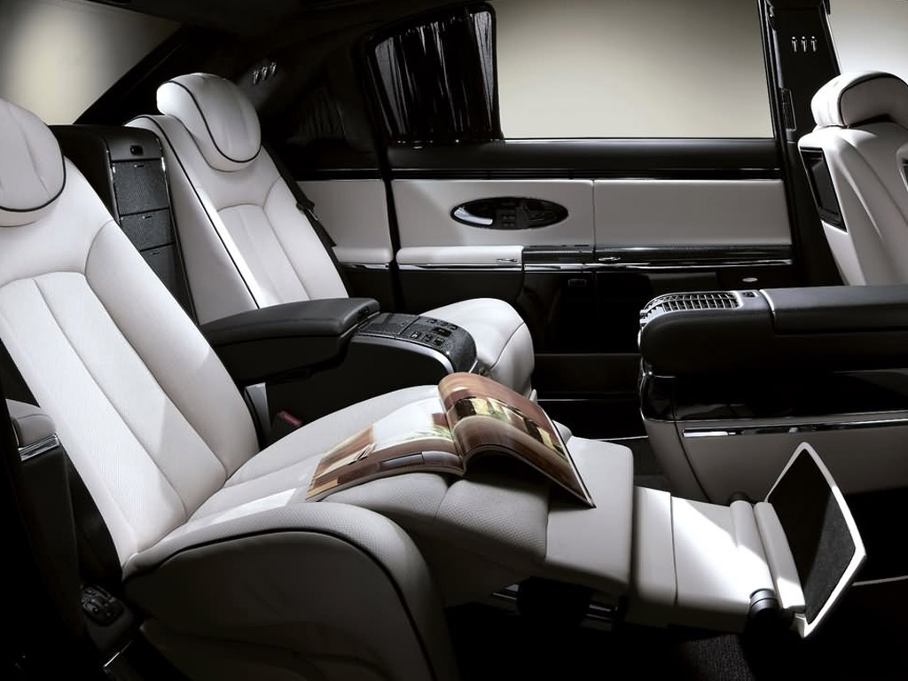 黑色迈巴赫 07款 62 s后排空间