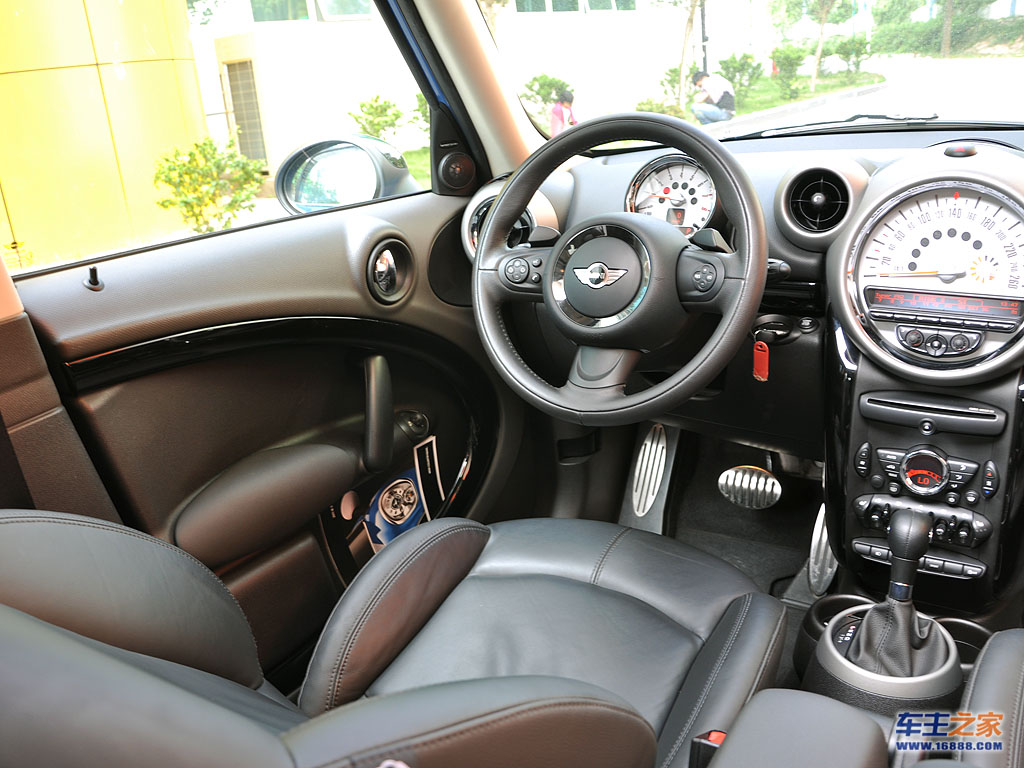 MINI COUNTRYMAN驾驶室全景