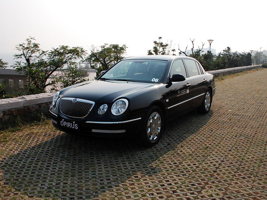 黑色欧菲莱斯左前45度