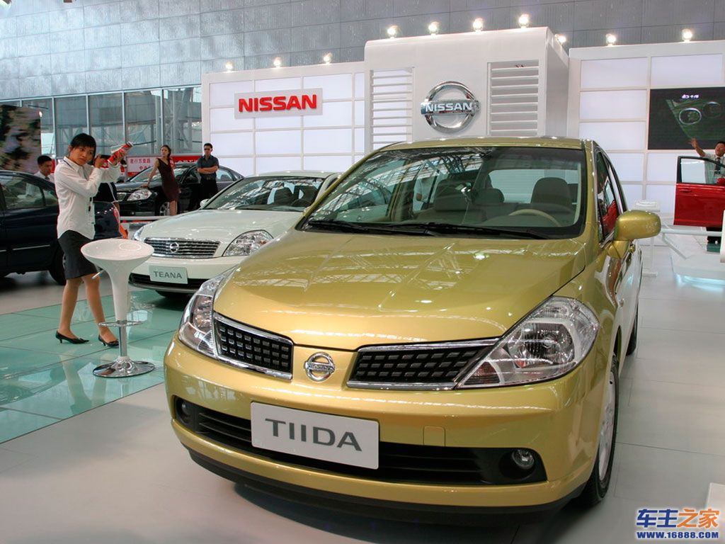 >汽车图库>日产>东风日产>骐达tiida(148/585)>外观>金色骐达>
