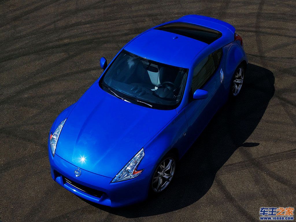 日产370Z蓝色 日产370Z