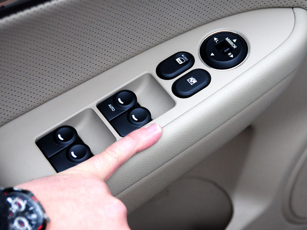 北京现代i30现代i30车门内侧控制按钮