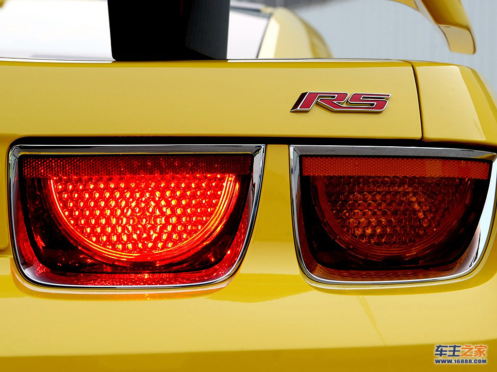 科迈罗右后尾灯