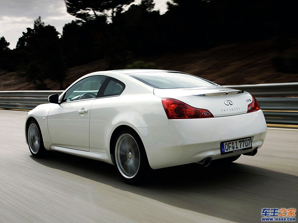 白色 英菲尼迪g系