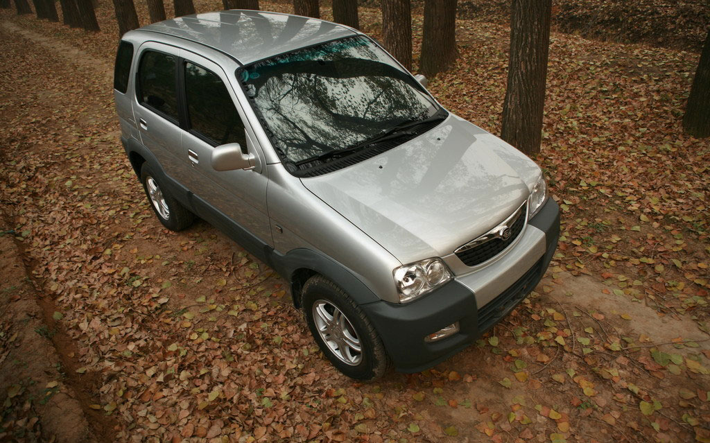 众泰2008银色众泰2008车身俯视