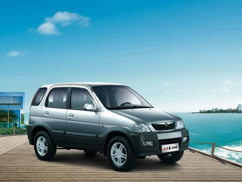 绿色众泰2008右前方