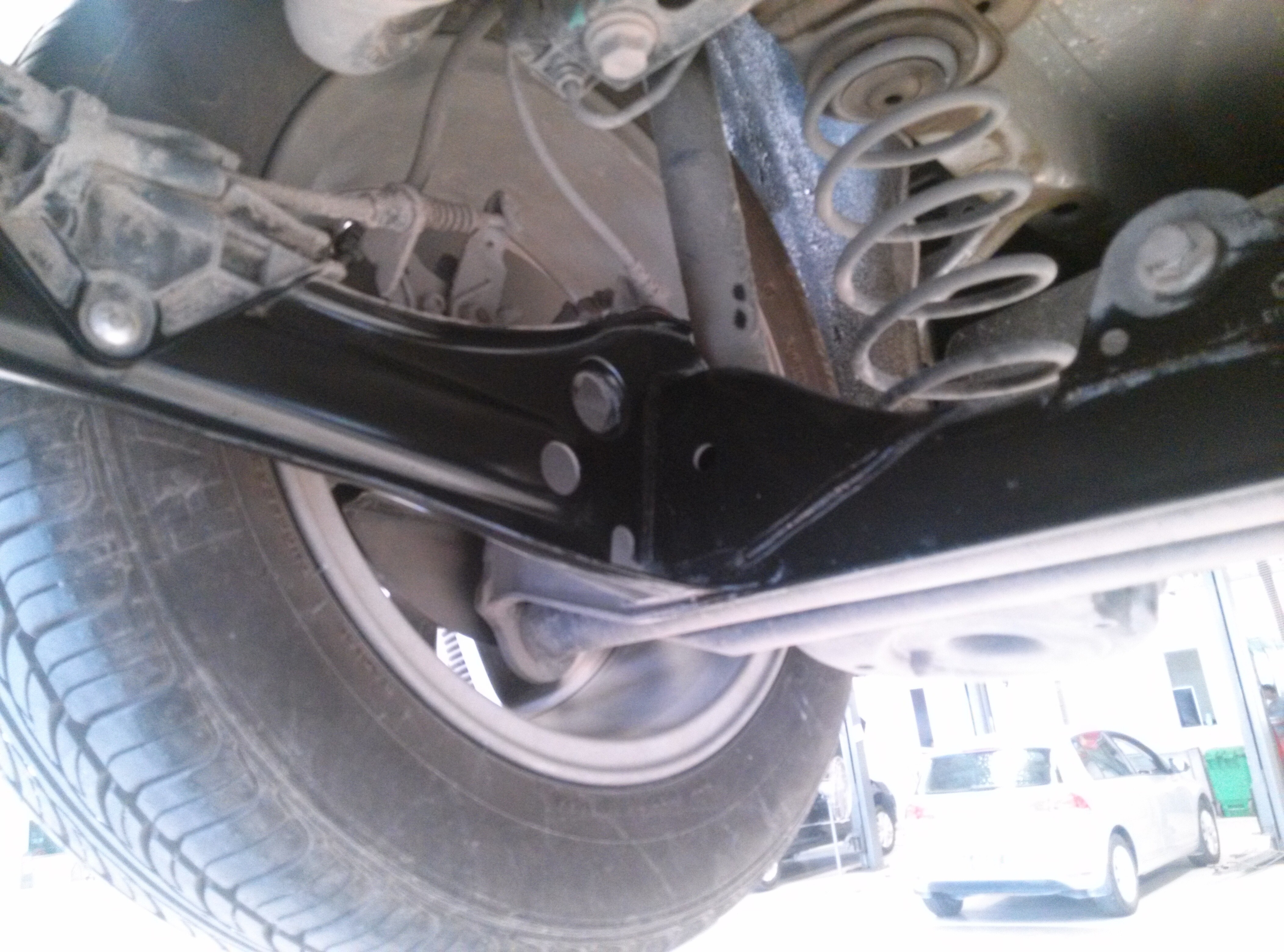 一汽大众速腾后悬挂有安全隐患危及生命