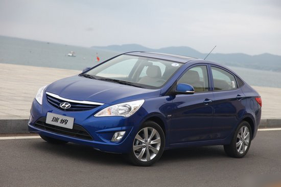 2010款 现代verna瑞纳 试驾图片