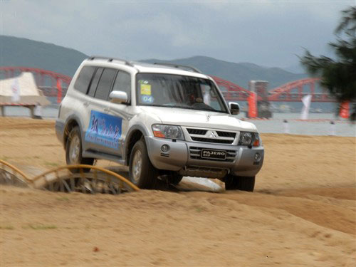 "山猫"魅力不减 试驾广汽长丰帕杰罗v73