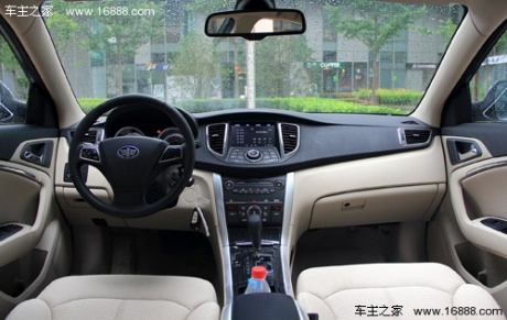 2012款 奔腾 B90 2.0L 试驾实拍