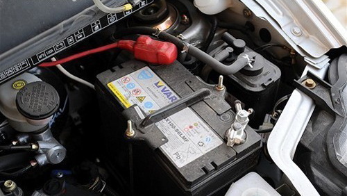 蓄电池突然断电 揭秘两种可自救方法