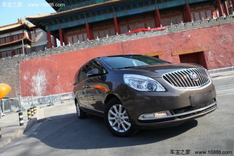 2011款 GL8豪华商务车 3.0XT旗舰版 试驾实拍