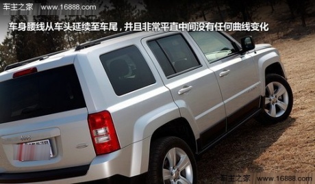 试驾JEEP自由客2.4运动版