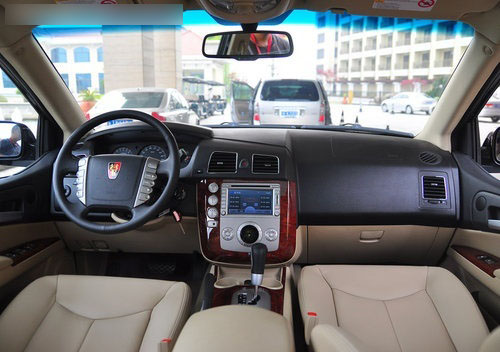 荣威w5内饰不过经过上汽的优化,w5的做工甚至超越了纯粹的韩范korando