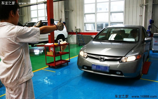 Let the car warm through the winter, talk about the maintenance of the car before the winter