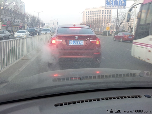ماذا علي أن أفعل إذا كانت السيارة تدخن؟ أعلمك التعرف على نوع دخان ماسورة العادم