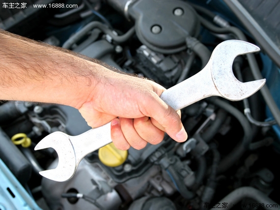 10 coups to teach you how to extend the life of your car by changing the oil regularly