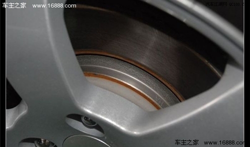 The method of self-checking automobile brake pads ensures driving safety