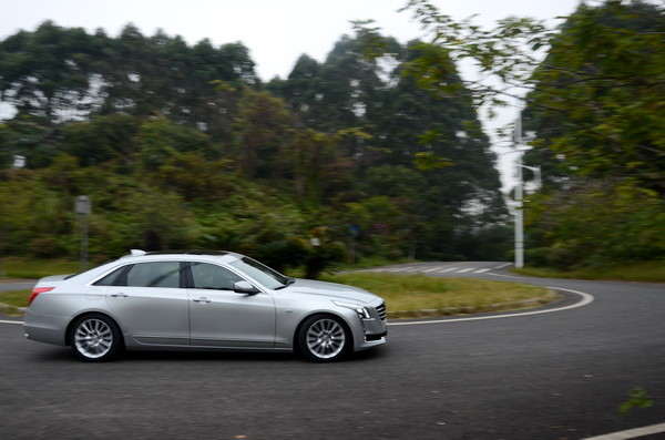 凯迪拉克ct6最新优惠新政降12万售现车