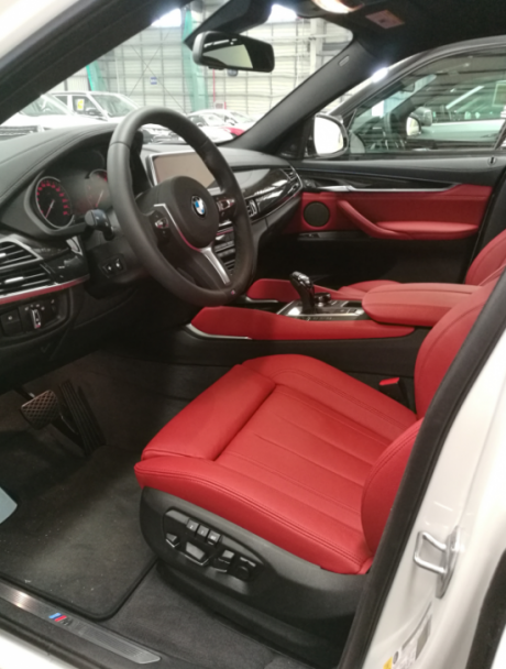 17款宝马x6m现车加版20轮空气悬挂完美红内