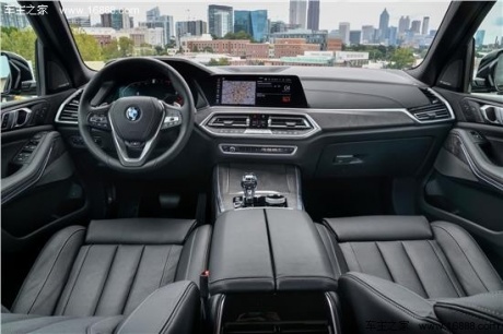 x5配備智能互聯駕駛座艙(bmw live cockpit professional),結合了第七