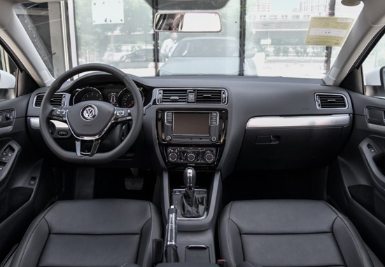 2018款大众速腾内饰值得推崇的有两点,一是良好的做工水平,大众速腾其