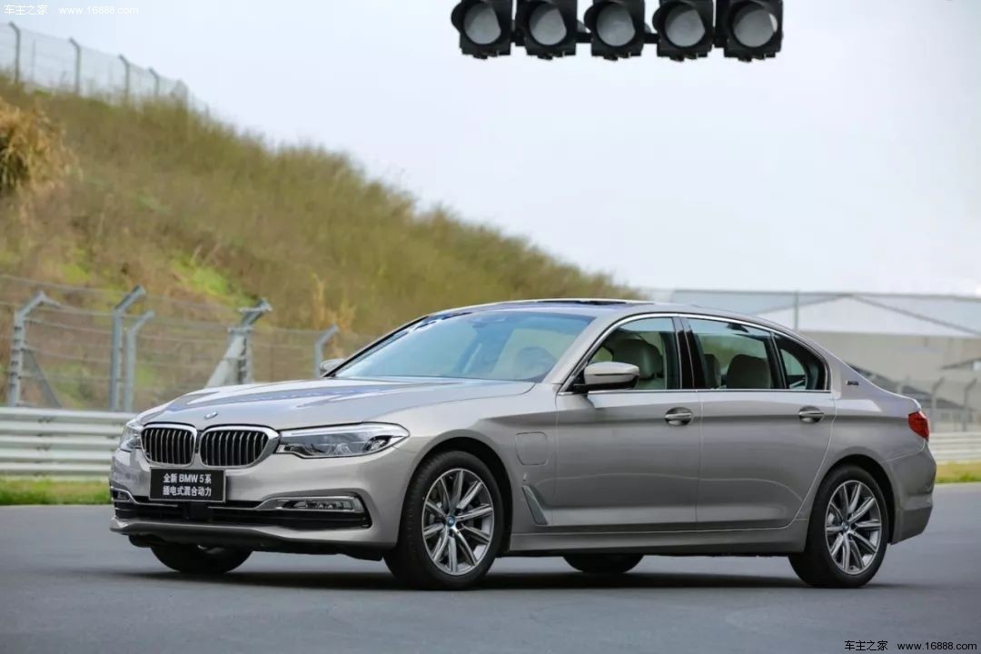 宝马530le插电式混合版现车4989万免税还送绿牌
