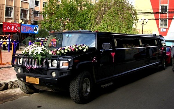 How much does the whole Rolls-Royce wedding team cost? Wuling Hongguang is not expensive!