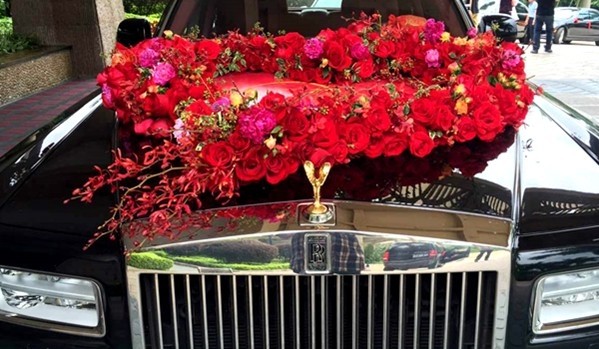 How much does the whole Rolls-Royce wedding team cost? Wuling Hongguang is not expensive!