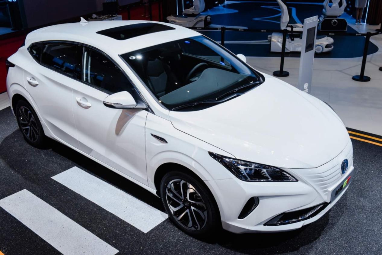 懂你的不同逸动et现身上海车展