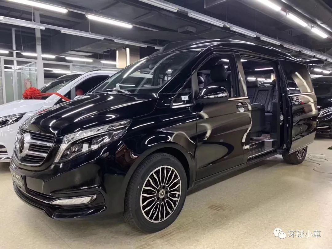 迈巴赫定制版v250总裁版商务车豪华舒适
