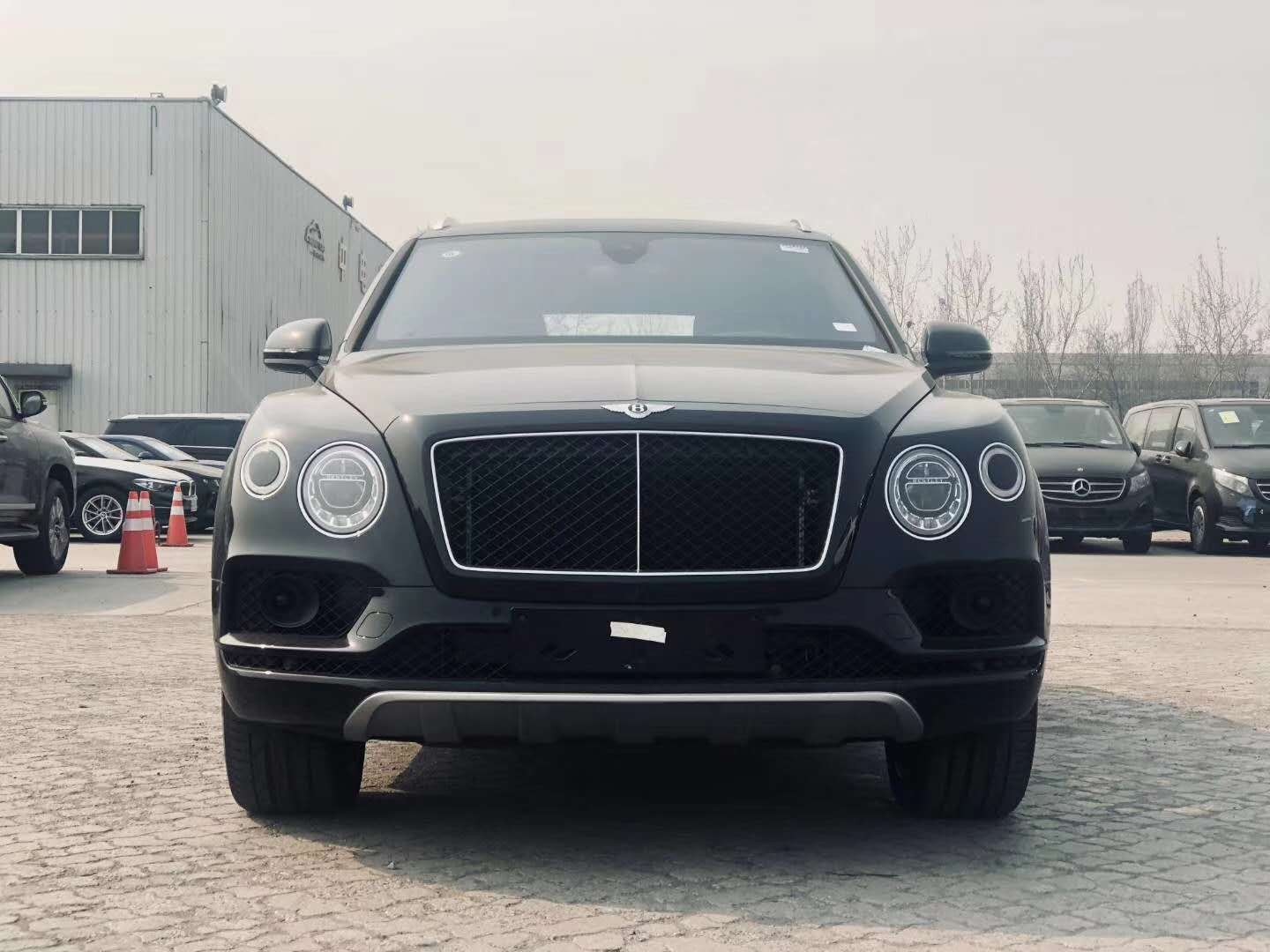 19款宾利添越汽油港口现车六月全国特价!