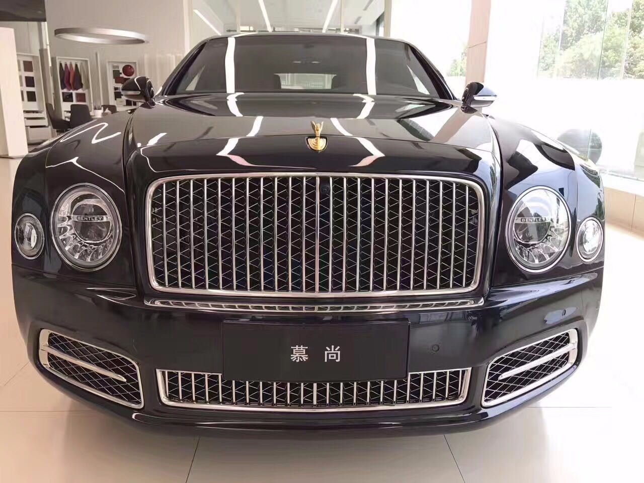 宾利慕尚加长版2018款 包牌包税只要498万元