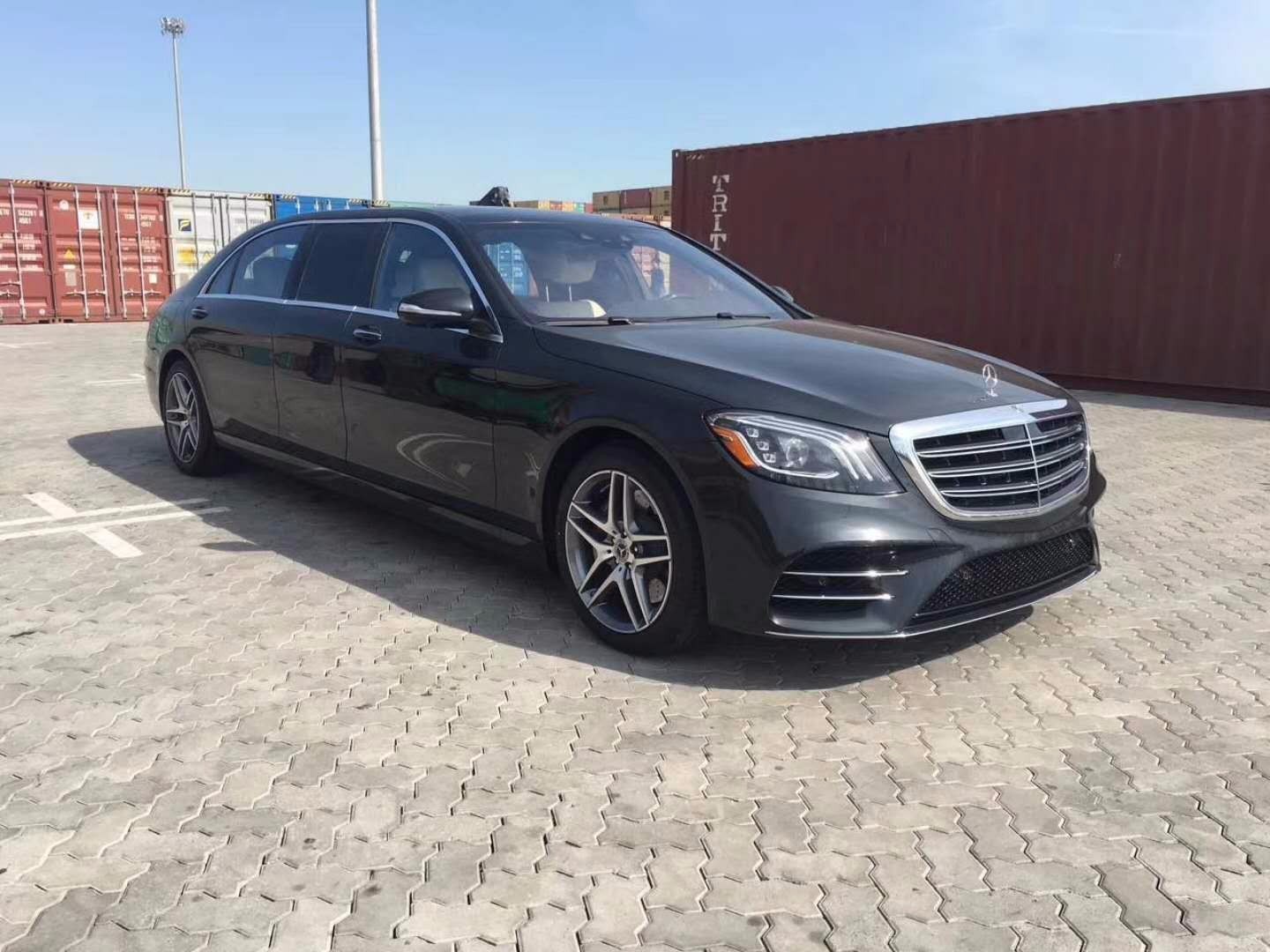 奔驰s560加长版598米一直都是身份的象征