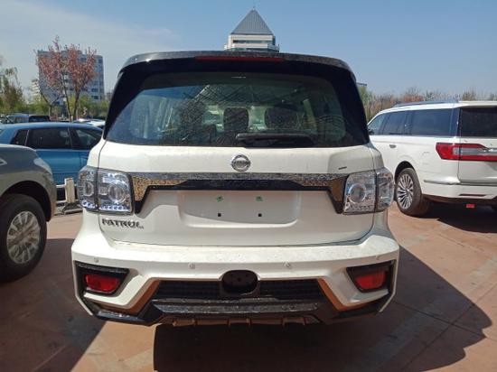 19款日产途乐y62xe尾部