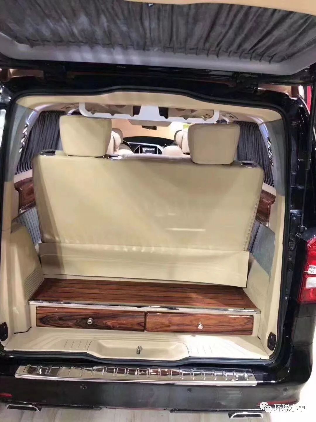 奔驰威霆金黑双拼,最炫酷的的奔驰威霆_车商动态 - 车主之家