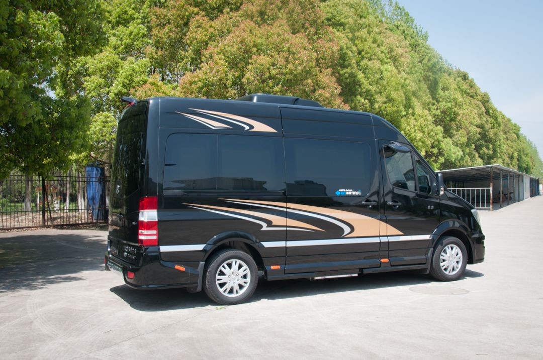 空间最大的蓝牌c照奔驰商务车斯宾特9座