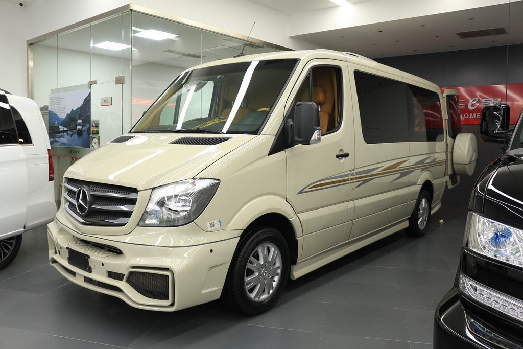 上海进口奔驰斯宾特平顶9座豪华商务车