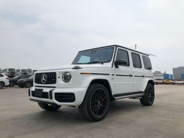 19款奔驰g63白色云南昆明展厅现车最新报价