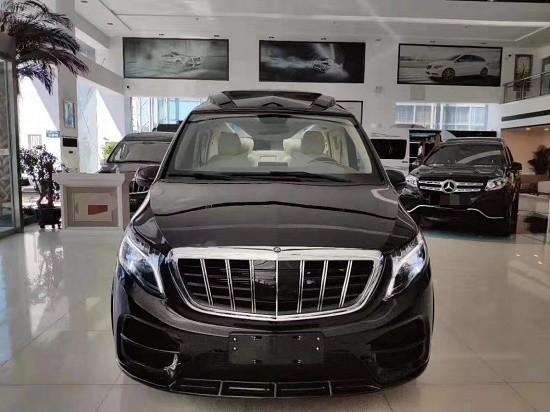 奔驰威霆改装迈巴赫vs680版双拼色