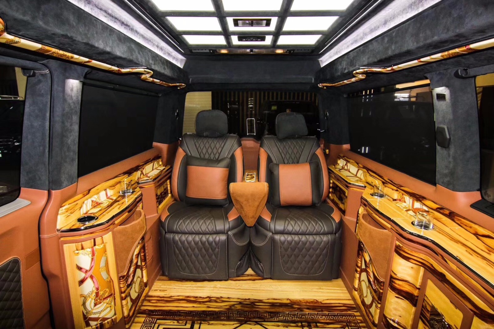 丰田埃尔法改装房车蒙娜丽莎价格多少钱