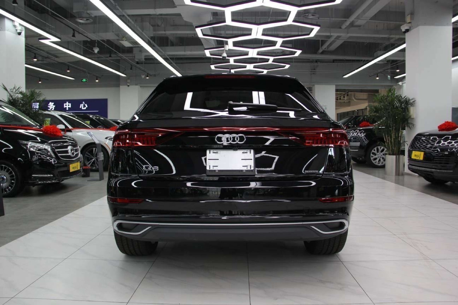 科技感十足2020款奥迪q8 3.0t加版仅73万起