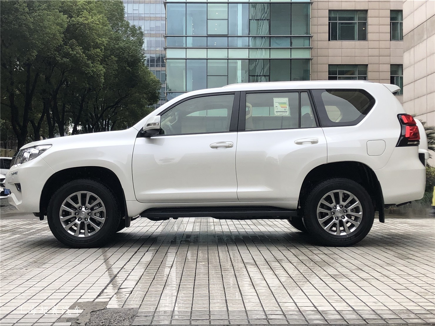 上海2020跨丰田霸道4000gxr现车特惠53万起