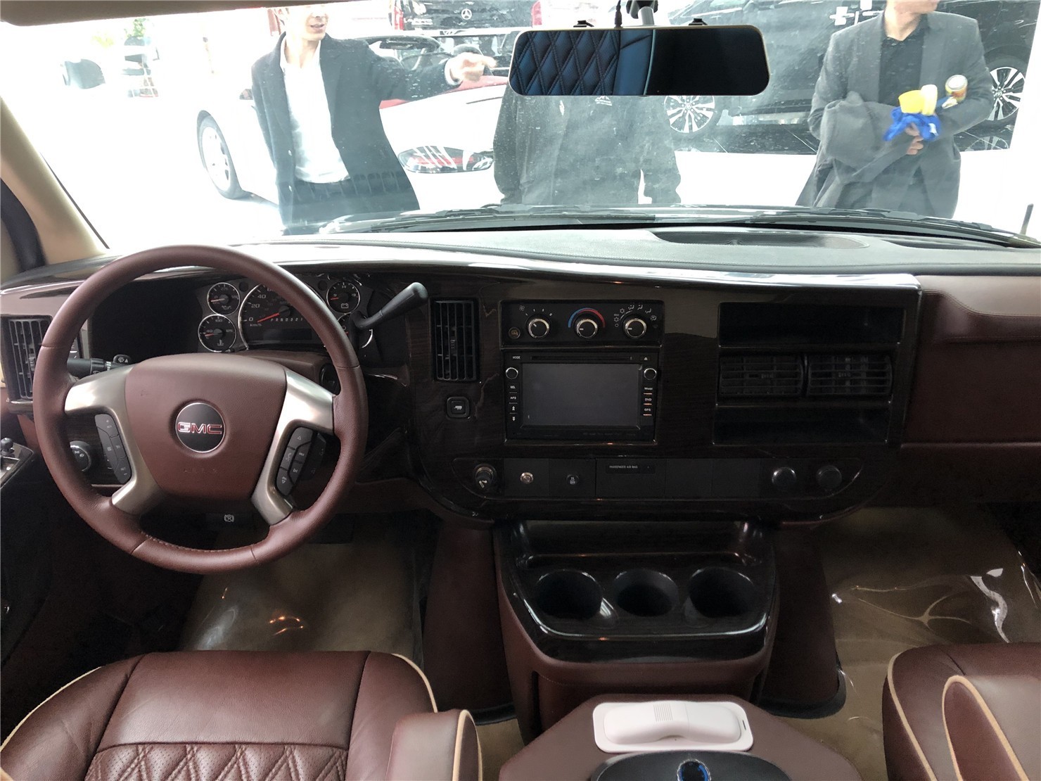 经典gmcsavana商务之星展厅现车gmc多少钱能落地